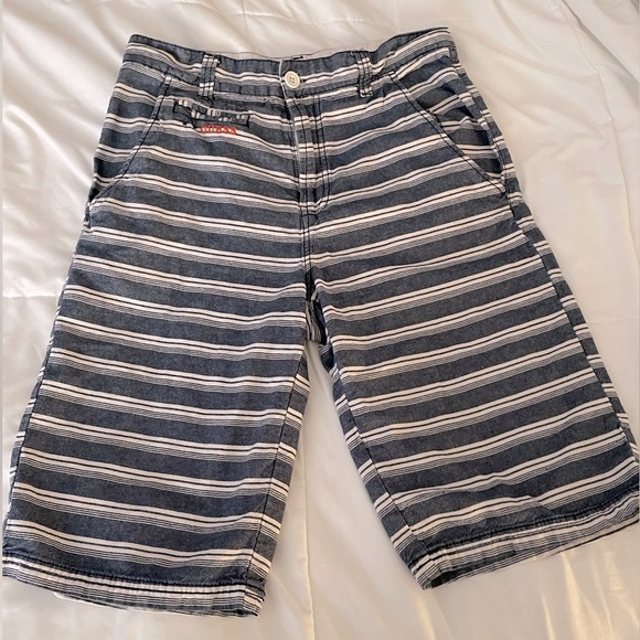 Guess boys’ size 16 blue and white striped shorts - Picture 1 of 6